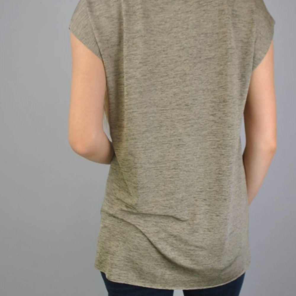 Dantelle Gold Foil Print Step Hem Shirt Large - Picture 15 of 15